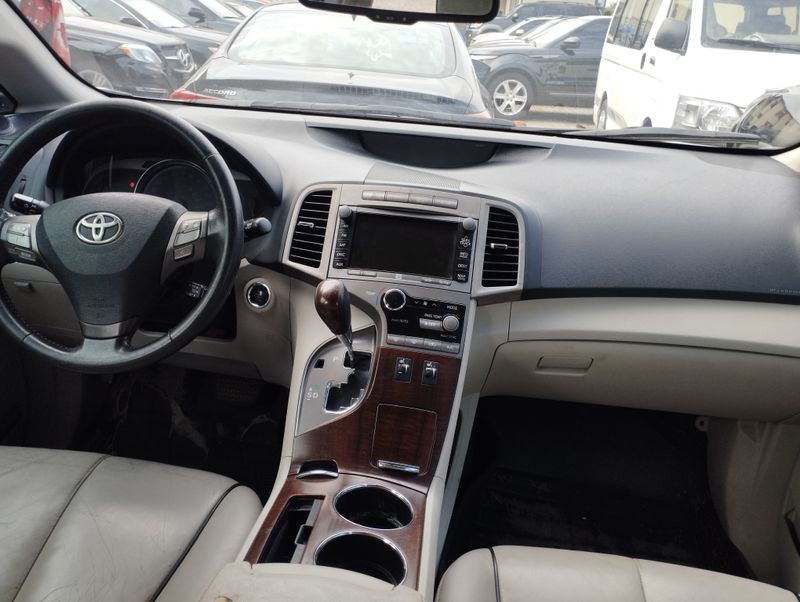 Thumbnail 6 of 2011 Toyota Venza XLE